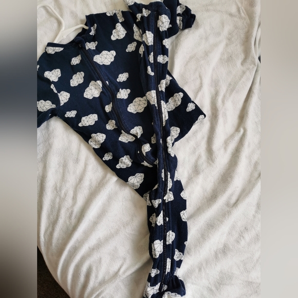 Laifa (now Zippyjamz) 12-24m Blue and Clouds Sleeper - Picture 4 of 11